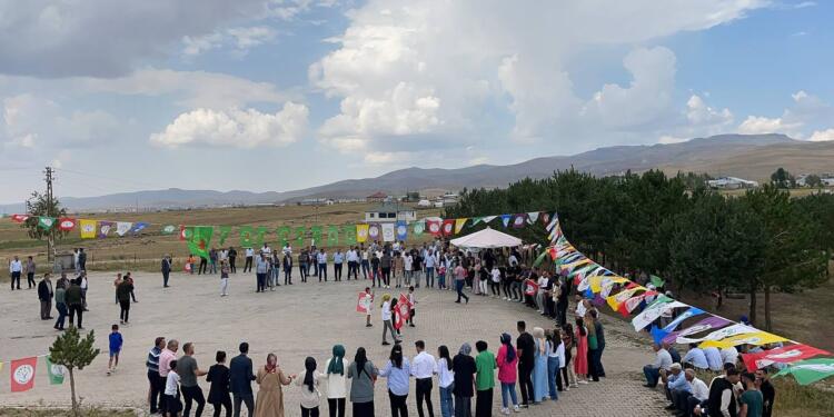 Qereyazî’da ‘halay’ şöleni