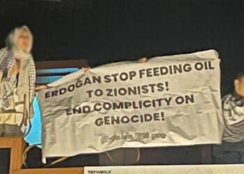 İsrail’i protesto eden Filistinli genç Geri Gönderme Merkezinde tutuluyor