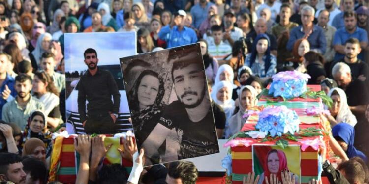 Patlamada hayatını kaybeden anne oğlun cenazesi defnedildi