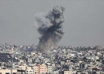 İsrail yine okullara saldırdı: 30 ölü