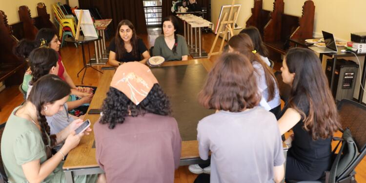 Kadınlar Xeta Jinê sergisinde buluştu