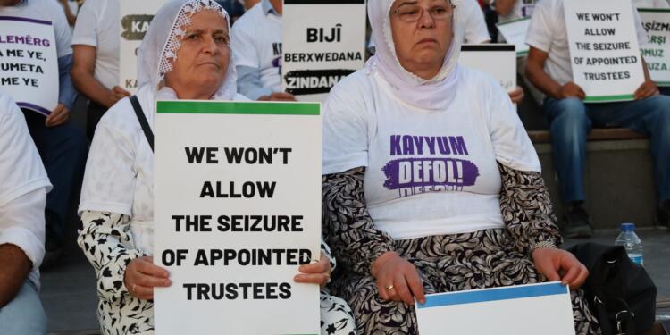 Kayyım nöbeti 55’inci gününde: Kürtler asla baş eğmez