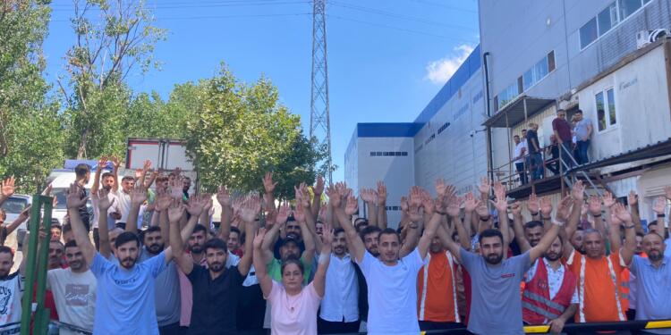 Haksız yere işten çıkarılan CarrefourSA işçileri: Sesimizi duyun