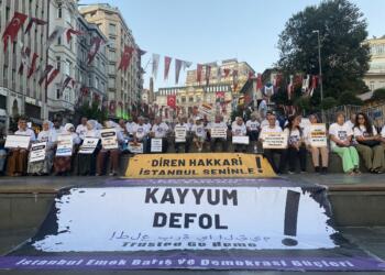 Şişhane’den seslendiler: Kürtler iradesine sahip çıkıyor