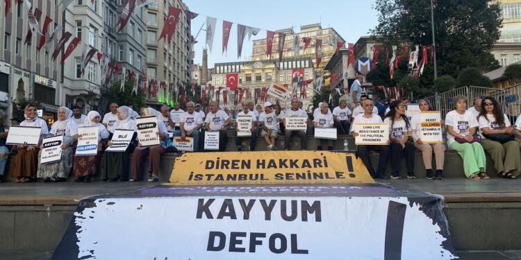 Şişhane’den seslendiler: Kürtler iradesine sahip çıkıyor