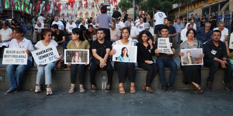 Kayyım nöbetinde katledilen gazeteciler anıldı