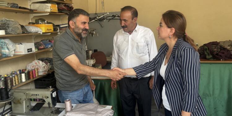 Koçyiğit, Qers’te esnafları ziyaret etti