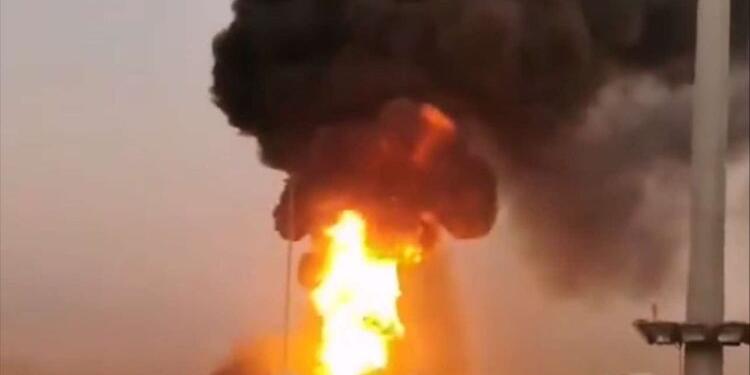 Perwezxan Sınır Kapısı’nda çok sayıda tanker alev aldı