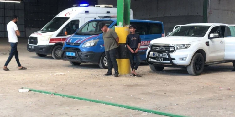 Fabrikanın çatısından düşen işçi yaşamını yitirdi