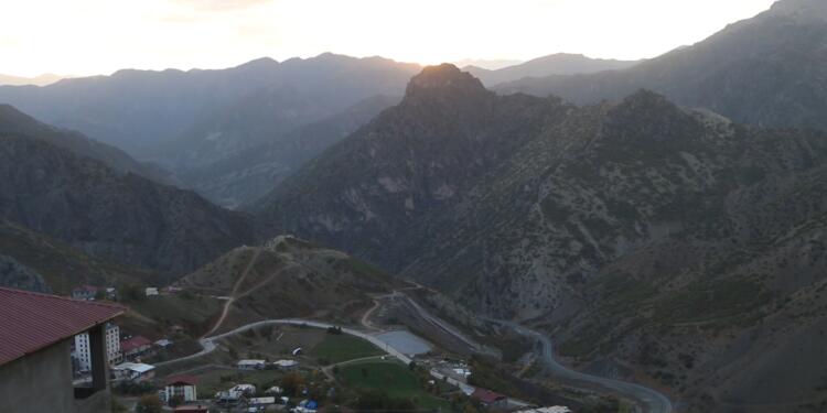 Kayalıklardan düşen çocuk yaşamını yitirdi