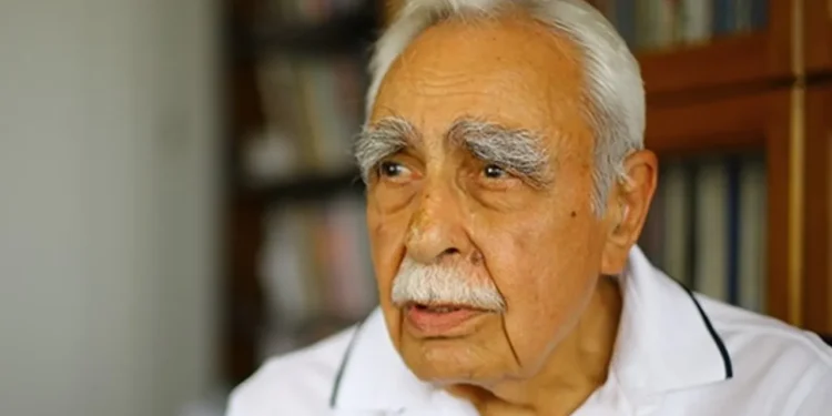 Tarık Ziya Ekinci yaşamını yitirdi