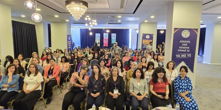 DEM Partili kadın belediye eşbakanlar toplandı