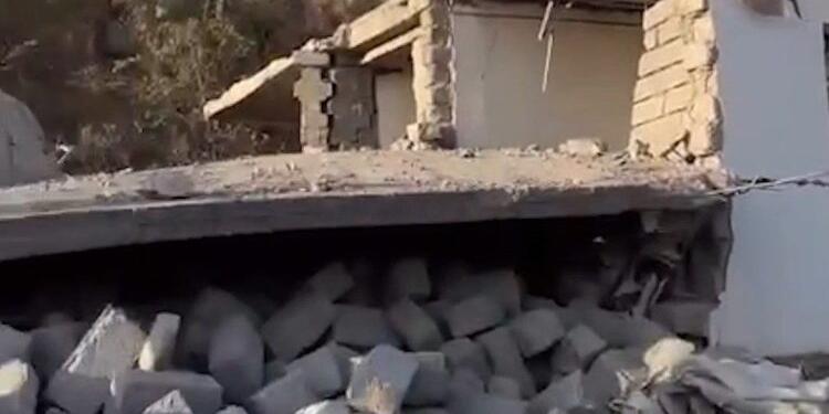 Türkiye Amêdiye’nin köylerinde evleri bombaladı