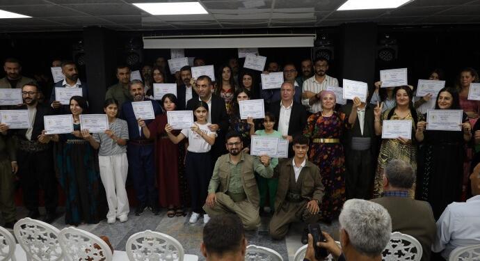 Silopiya’da Kürtçe eğitimini tamamlayanlar için tören