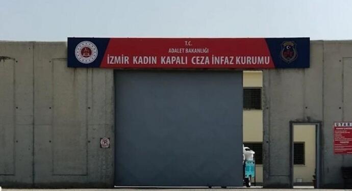 Kadın tutsaklara verilen disiplin cezalarının duruşması görüldü