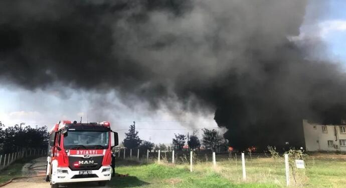 Kapaklı’da bir fabrikada yangın çıktı