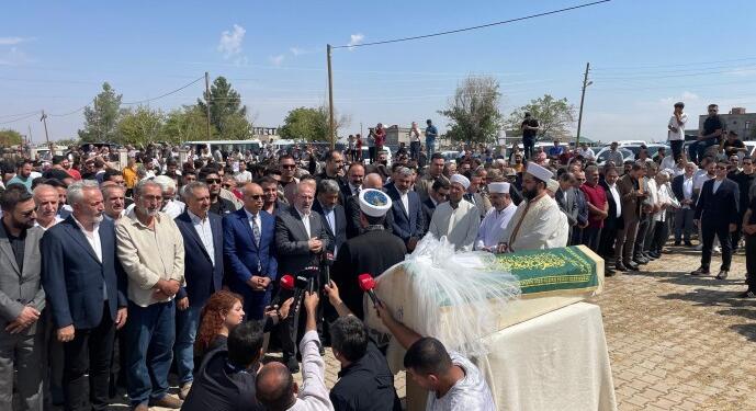 Katledilen Narin’in cenazesi köyünde defnedildi