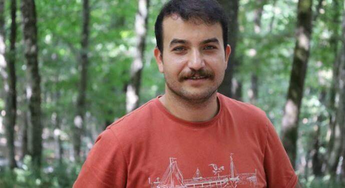 Zafer işareti yapan gazeteciye disiplin soruşturması