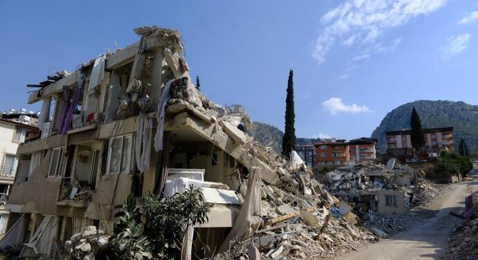 Depremin üzerinden 19 ay geçti: Hukuki süreç bilerek uzatılıyor