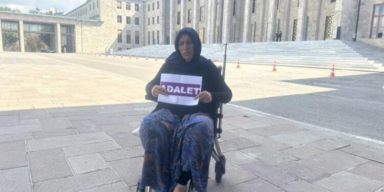 Şenyaşar’ın Meclis’teki eylemi sürüyor: Oğlumu bırakın ki evime gideyim
