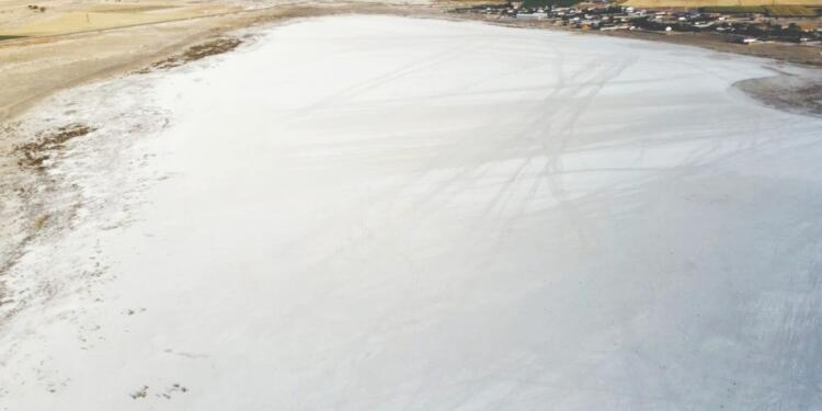 Tuz Gölü’nü besleyen göller kurudu