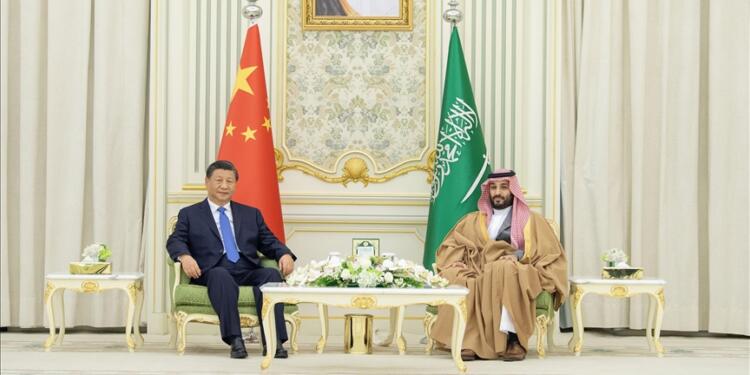 Çin Başbakanı, Muhammed bin Salman ile görüştü