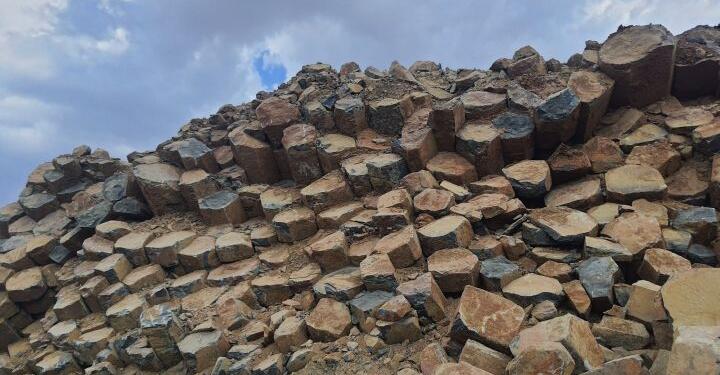 Sêwreg’te bazalt sütunlar ilgi görüyor