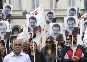 Gençler Avrupa’da tecride karşı yürüyüşte buluşuyor