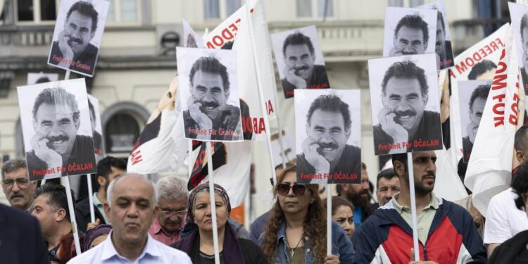 Gençler Avrupa’da tecride karşı yürüyüşte buluşuyor