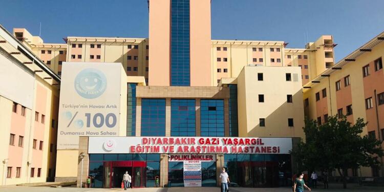 Gazi Yaşargil Eğitim ve Araştırma Hastanesi başhekimi istifa etti