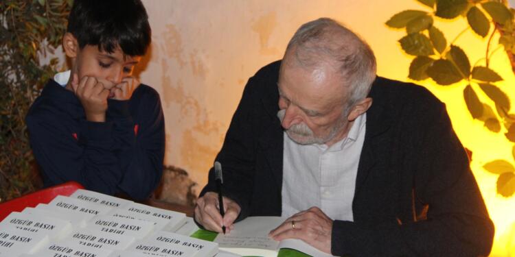 Gazeteci Aykol: Bayrağı Apê Musa’dan devraldım