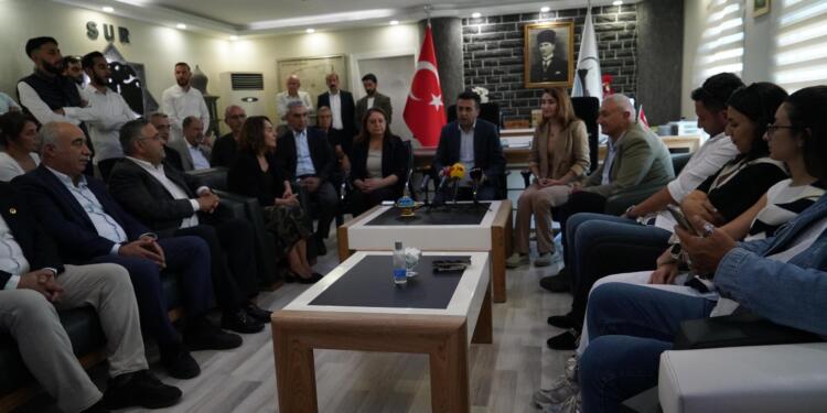 Sûr ve Fındıklı ilçeleri ‘kardeş belediye’ protokolü imzaladı