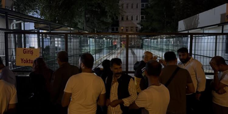 Dil kurumlarına operasyon: 2 kişiye tutuklama talebi