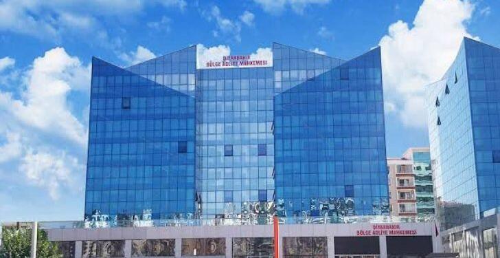 Amed’de bir hakim evinde ölü bulundu