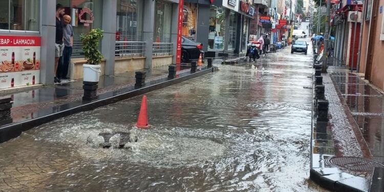 Karadeniz’de sağanak yağış su baskınlarına neden oldu
