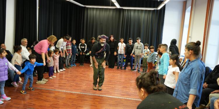 Zarok Ma Berlin’de çocuklarla buluştu