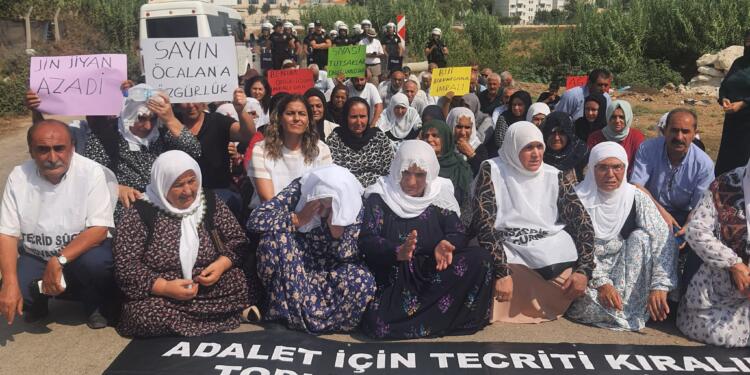‘Özgürlüğe ses ver’ eylemi: Antidemokratik uygulamalara son verin