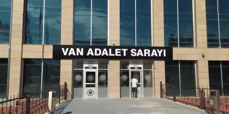 ‘Güvenliğini’ sağlamak için görevlendirilen polisin tacizine uğradı