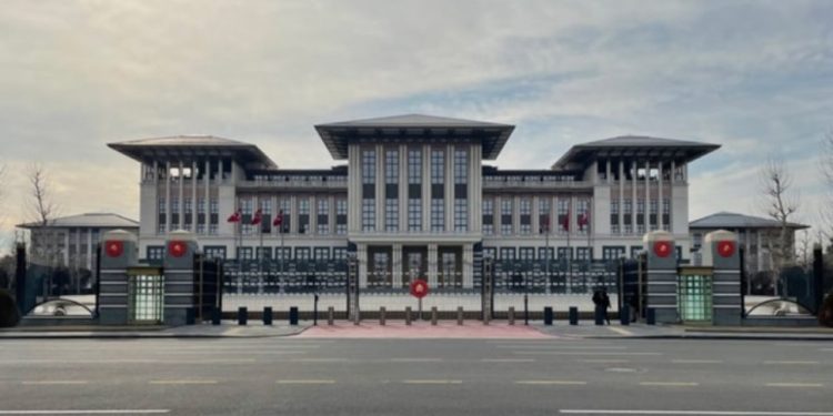 Halka tasarruf, saraylara 1,8 milyar TL kaynak