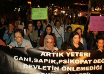 Kadınlar katliamları protesto etti: Yeter artık