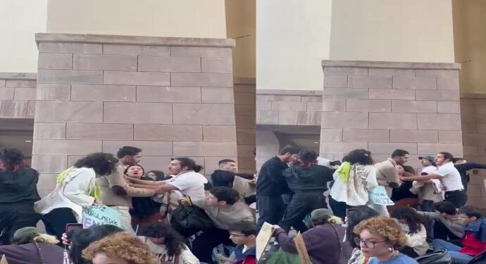 Öğretim üyeleri, kadın katliamı protestosuna saldırıyı kınadı