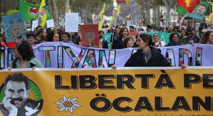 İtalya’da kadınlar Abdullah Öcalan’ın özgürlüğü için yürüdü