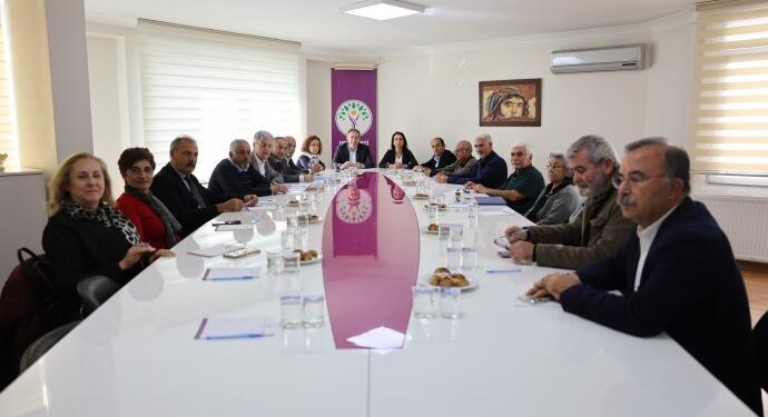 Emeklilerden DEM Parti’ye ziyaret: Hep birlikte mücadele etmeliyiz