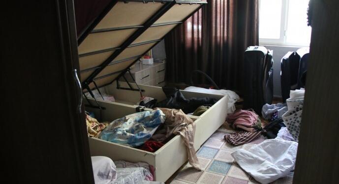 Ev baskınında işkence: Oğlumun ellerini arkadan bağlayıp, tekmelediler