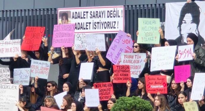 Katledilen Ayşenur’un okul arkadaşlarından eylem