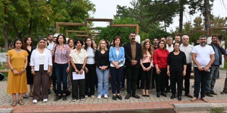 Dünya Kız Çocukları Günü: Çocuklara karşı hak ihlalleri çeşitlenerek artıyor