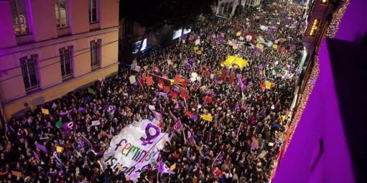 8 Mart’ta gözaltına alınan kadınların duruşması ertelendi