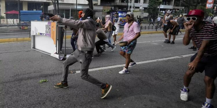 Venezuela’da 3’ü ABD’li 5 kişi gözaltına alındı