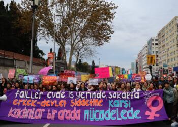 Kadınlar 25 Kasım için sokaklara iniyor