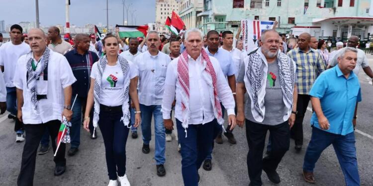 Küba Devlet Başkanı Filistin için yürüdü